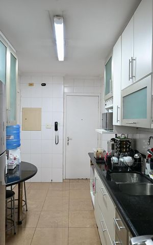 Apartamento à venda com 93m², 3 quartos e 2 vagasCozinha