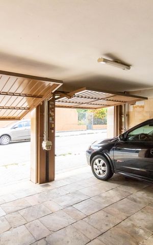 Casa à venda com 156m², 3 quartos e 2 vagas Casa à venda com 156m², 3 quartos e 2 vagasGaragem