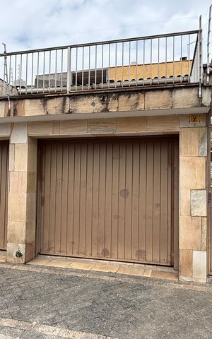 Casa à venda com 156m², 3 quartos e 2 vagas Casa à venda com 156m², 3 quartos e 2 vagasPlaca