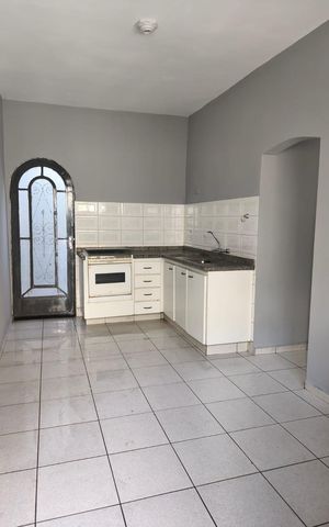 Casa à venda com 209m², 4 quartos e 6 vagas Casa à venda com 209m², 4 quartos e 6 vagasCozinha