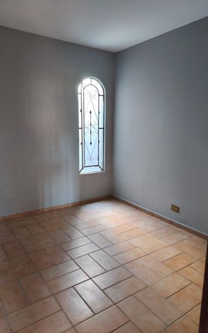 Casa à venda com 209m², 4 quartos e 6 vagas Casa à venda com 209m², 4 quartos e 6 vagasQuarto
