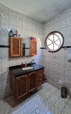 Casa à venda com 213m², 4 quartos e 2 vagas Casa à venda com 213m², 4 quartos e 2 vagasBanheiro Social