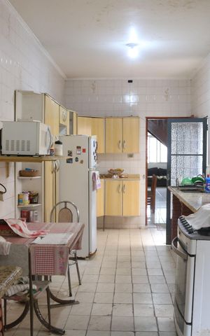 Casa à venda com 188m², 3 quartos e 2 vagasCozinha