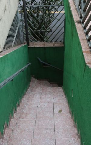 Casa à venda com 188m², 3 quartos e 2 vagasEscada