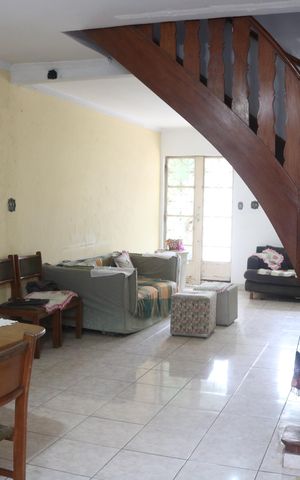 Casa à venda com 188m², 3 quartos e 2 vagasSala