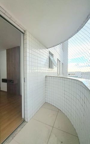 Apartamento à venda com 130m², 4 quartos e 3 vagas Apartamento à venda com 130m², 4 quartos e 3 vagasVaranda Sala