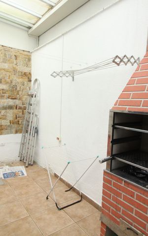 Casa à venda com 90m², 3 quartos e 2 vagasChurrasqueira