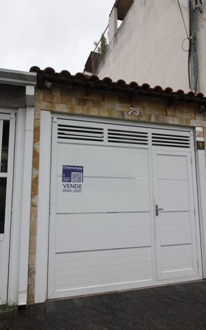 Casa à venda com 90m², 3 quartos e 2 vagasFachada