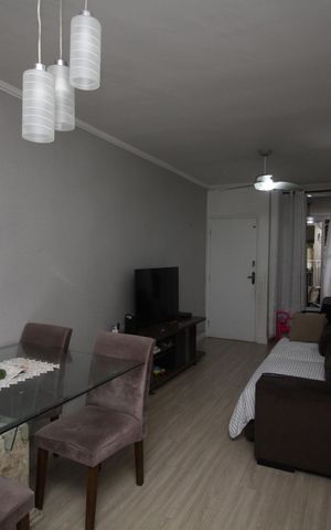 Casa à venda com 90m², 3 quartos e 2 vagasSala