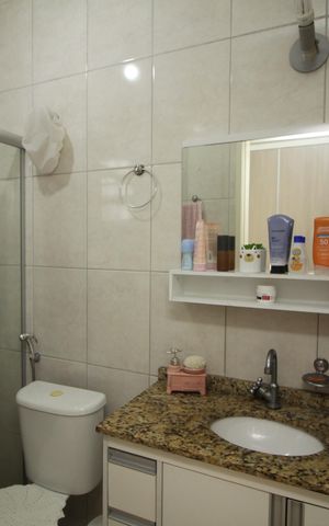 Casa à venda com 90m², 3 quartos e 2 vagasBanheiro da Suíte