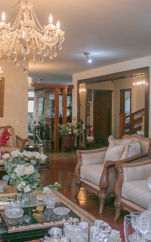 Casa à venda com 1620m², 5 quartos e 9 vagas