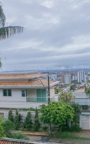 Casa à venda com 1620m², 5 quartos e 9 vagas