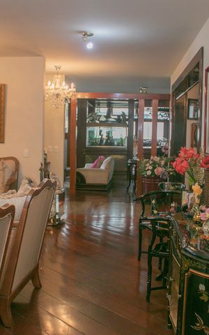 Casa à venda com 1620m², 5 quartos e 9 vagas