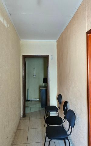 Casa à venda com 330m², 3 quartos e 5 vagasCorredor