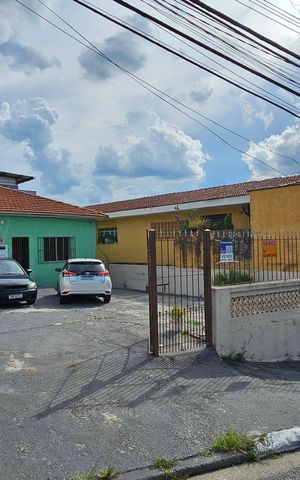 Casa à venda com 330m², 3 quartos e 5 vagasFachada