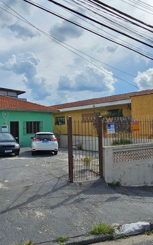 Casa à venda com 330m², 3 quartos e 5 vagasFachada