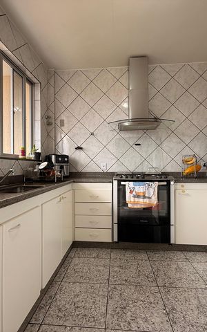 Casa para alugar com 360m², 3 quartos e 5 vagas