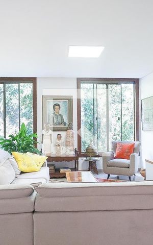 Casa de condomínio à venda com 1000m², 4 quartos e 4 vagas Casa de condomínio à venda com 1000m², 4 quartos e 4 vagassala