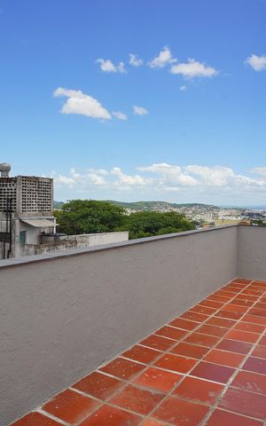 Casa à venda com 325m², 5 quartos e 10 vagasTerraço