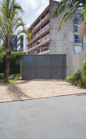 Casa à venda com 325m², 5 quartos e 10 vagasPatio -Garagem 