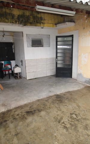 Casa à venda com 369m², 6 quartos e 2 vagasQuintal