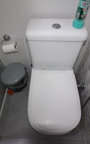 Casa à venda com 369m², 6 quartos e 2 vagasBanheiro 2