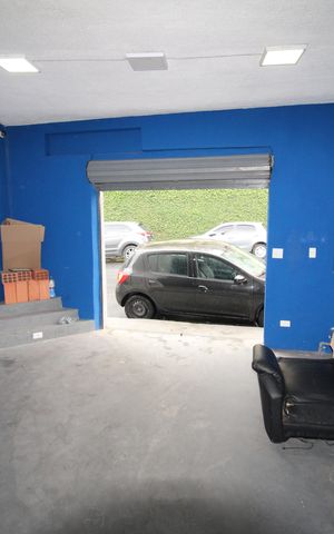 Casa à venda com 369m², 6 quartos e 2 vagasSala