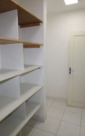 Casa à venda com 369m², 6 quartos e 2 vagasQuarto 1