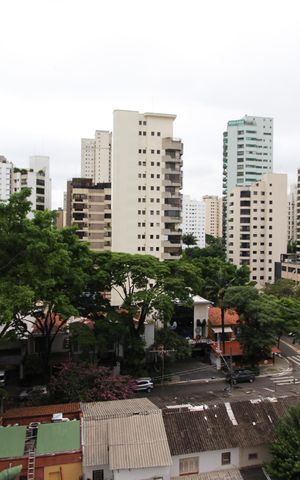 Apartamento à venda com 227m², 4 quartos e 4 vagas Apartamento à venda com 227m², 4 quartos e 4 vagasVista
