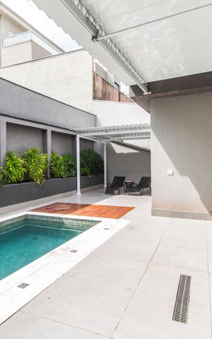 Casa de condomínio à venda com 280m², 3 quartos e 4 vagasPiscina