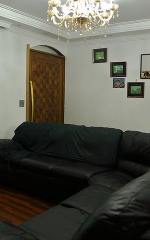 Casa à venda com 276m², 4 quartos e 2 vagasSala 1 