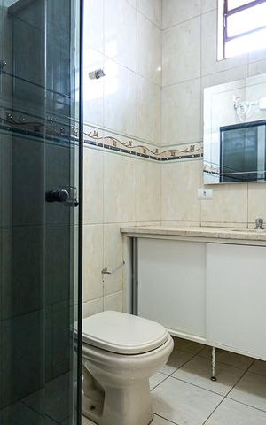 Casa à venda com 170m², 3 quartos e 2 vagasBanheiro