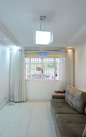 Casa à venda com 170m², 3 quartos e 2 vagasSala