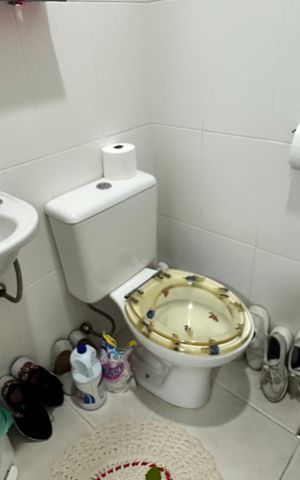 Apartamento à venda com 191m², 3 quartos e 3 vagas Apartamento à venda com 191m², 3 quartos e 3 vagasBanheiro de serviço