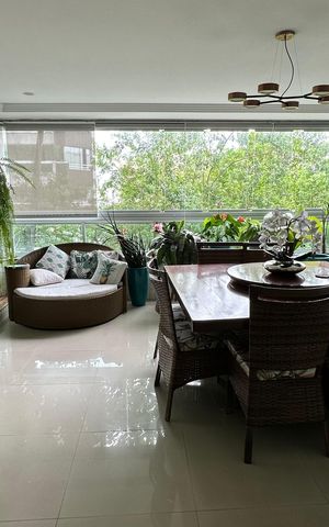 Apartamento à venda com 191m², 3 quartos e 3 vagas Apartamento à venda com 191m², 3 quartos e 3 vagasVaranda