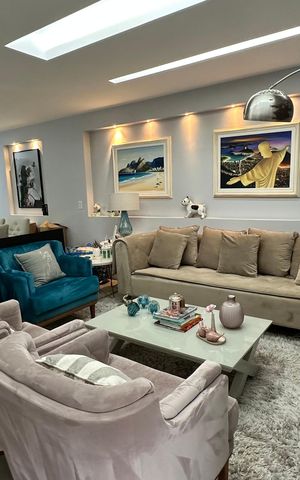 Apartamento à venda com 191m², 3 quartos e 3 vagas Apartamento à venda com 191m², 3 quartos e 3 vagasSala