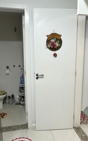 Apartamento à venda com 191m², 3 quartos e 3 vagas Apartamento à venda com 191m², 3 quartos e 3 vagasÁrea de Serviço