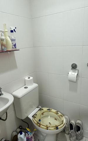 Apartamento à venda com 191m², 3 quartos e 3 vagas Apartamento à venda com 191m², 3 quartos e 3 vagasBanheiro de serviço