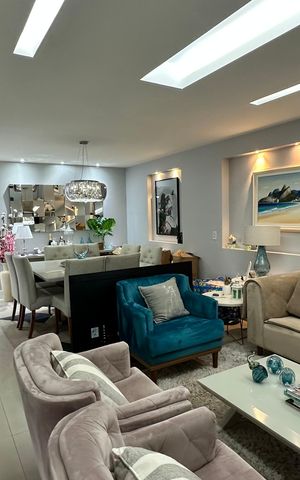 Apartamento à venda com 191m², 3 quartos e 3 vagas Apartamento à venda com 191m², 3 quartos e 3 vagasSala