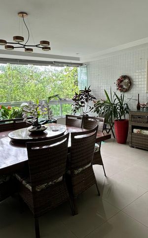 Apartamento à venda com 191m², 3 quartos e 3 vagas Apartamento à venda com 191m², 3 quartos e 3 vagasVaranda