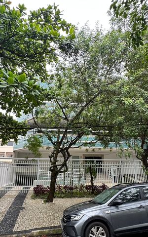 Apartamento à venda com 191m², 3 quartos e 3 vagas Apartamento à venda com 191m², 3 quartos e 3 vagasFachada