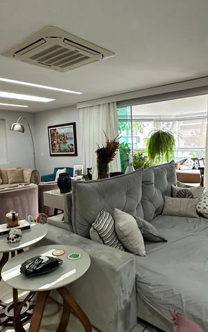 Apartamento à venda com 191m², 3 quartos e 3 vagas Apartamento à venda com 191m², 3 quartos e 3 vagasSala