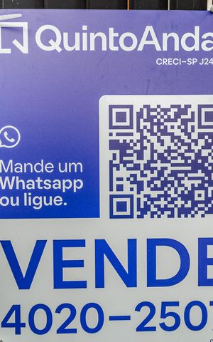 Casa à venda com 350m², 5 quartos e 5 vagas Casa à venda com 350m², 5 quartos e 5 vagasplaca
