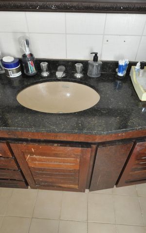 Casa à venda com 300m², 5 quartos e 4 vagasBanheiro da Suíte 1