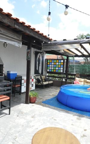 Casa à venda com 300m², 5 quartos e 4 vagasChurrasqueira