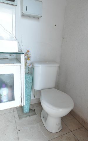 Casa à venda com 300m², 5 quartos e 4 vagasLavabo