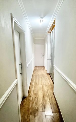 Apartamento à venda com 250m², 5 quartos e 4 vagas Apartamento à venda com 250m², 5 quartos e 4 vagasCorredor