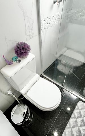 Apartamento à venda com 250m², 5 quartos e 4 vagas Apartamento à venda com 250m², 5 quartos e 4 vagasBanheiro da Suíte 1