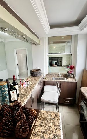 Apartamento à venda com 250m², 5 quartos e 4 vagas Apartamento à venda com 250m², 5 quartos e 4 vagasBar