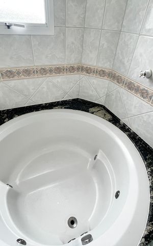 Apartamento à venda com 250m², 5 quartos e 4 vagas Apartamento à venda com 250m², 5 quartos e 4 vagasBanheiro da Suíte 2